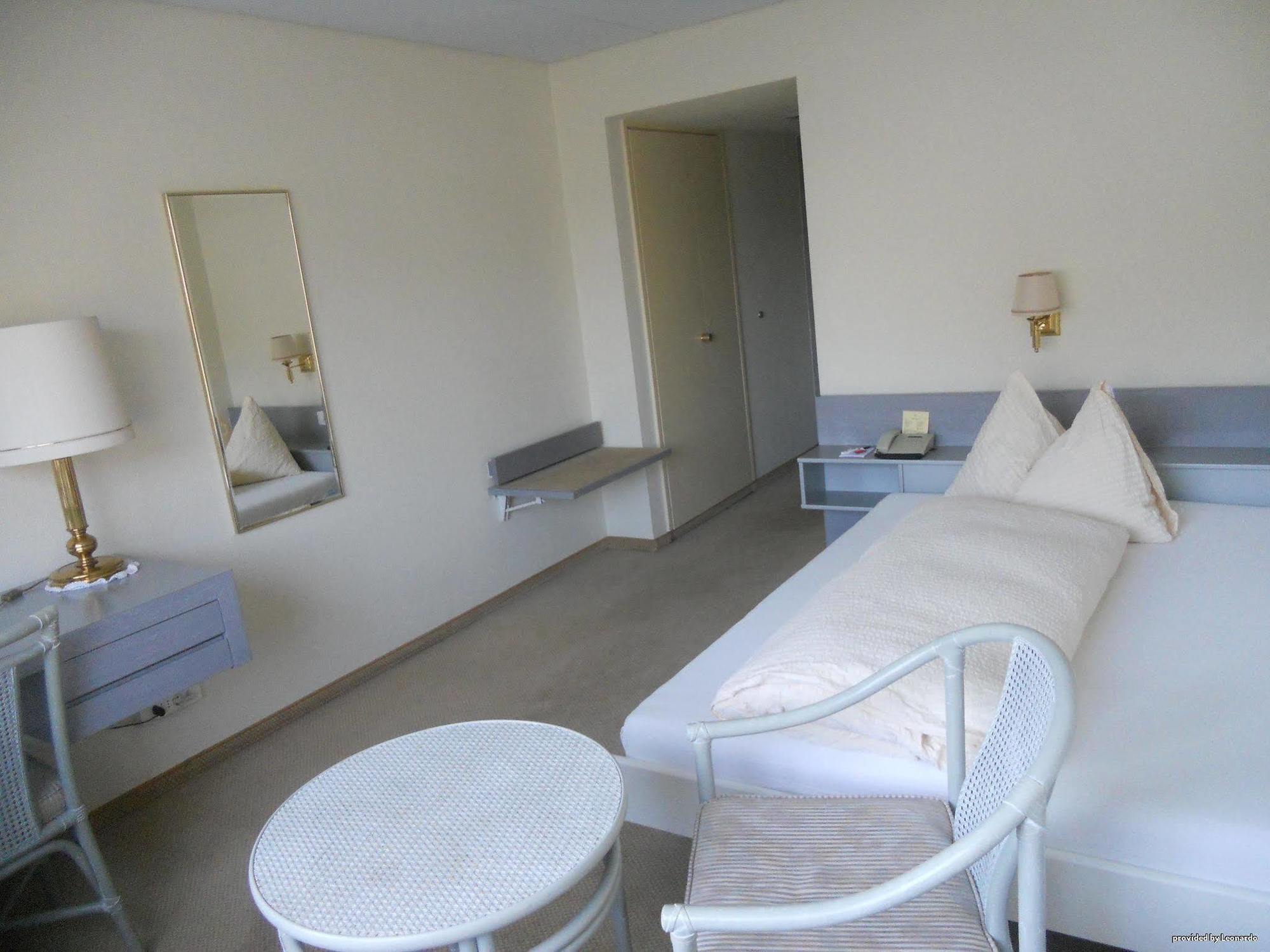 B-Smart Hotel Schoenenwerd Aarau Ngoại thất bức ảnh